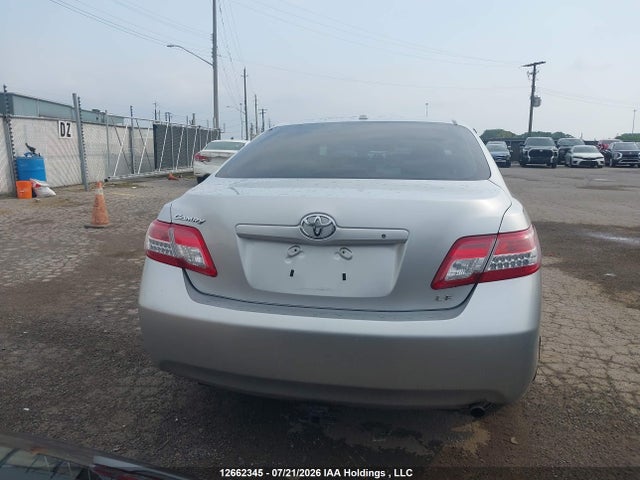 2010 Toyota Camry Le მანქანა იყიდება აუქციონზე, vin: 4T1BF3EK5AU075415, აუქციონის ნომერი: 12662345