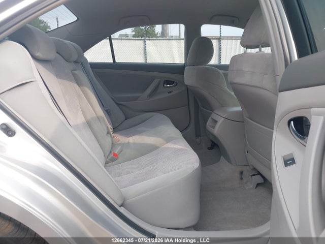 2010 Toyota Camry Le მანქანა იყიდება აუქციონზე, vin: 4T1BF3EK5AU075415, აუქციონის ნომერი: 12662345