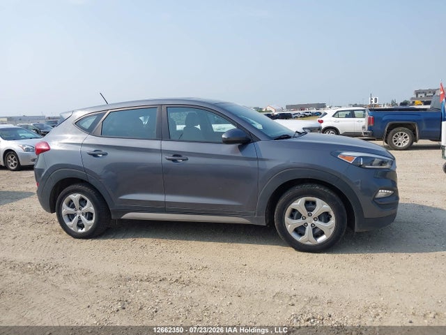 2017 Hyundai Tucson მანქანა იყიდება აუქციონზე, vin: KM8J2CA48HU429890, აუქციონის ნომერი: 12662350
