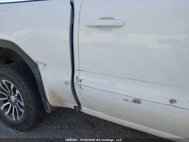 12662361 :رقم المزاد ، 3GTUUEETXNG550900 vin ، 2022 Gmc Sierra K1500 At4 مزاد بيع