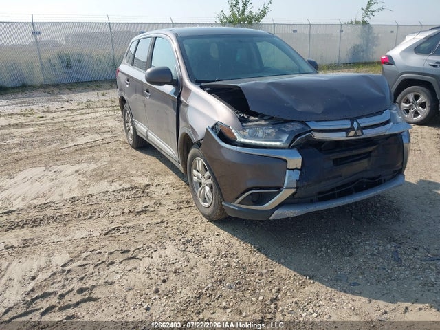 Mitsubishi Outlander Es 2018 JA4AZ2A30JZ601821 main image