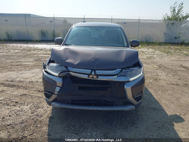 Mitsubishi Outlander Es 2018 JA4AZ2A30JZ601821 Image 12