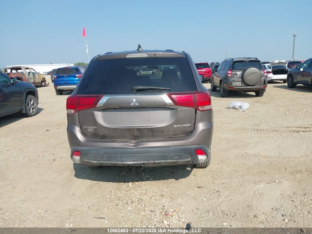 Mitsubishi Outlander Es 2018 JA4AZ2A30JZ601821 Image 16