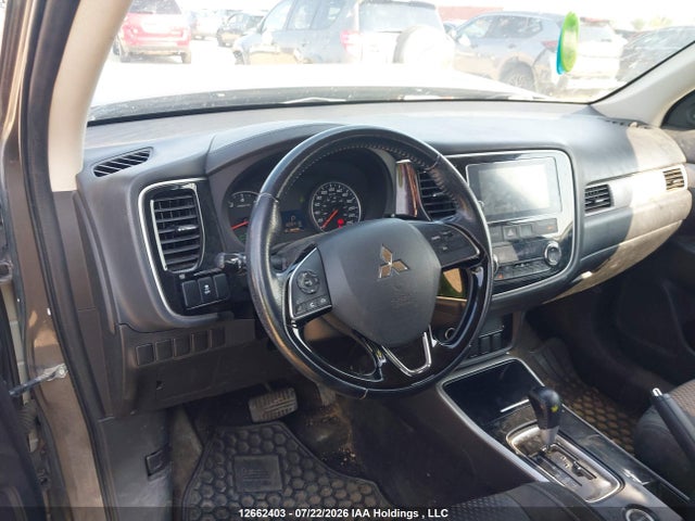 Mitsubishi Outlander Es 2018 JA4AZ2A30JZ601821 Image 19