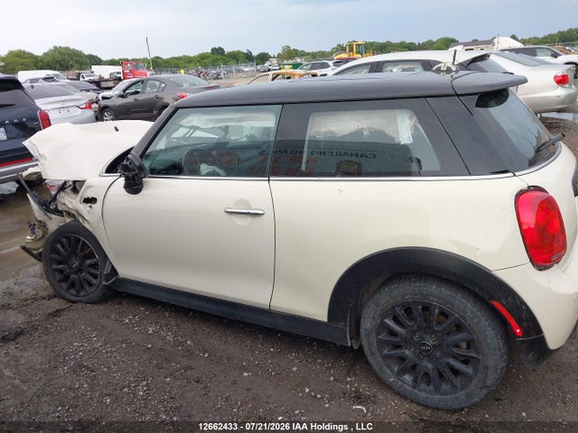 Mini 3 Door Cooper 2016 WMWXP5C56G2D15771 Image 13