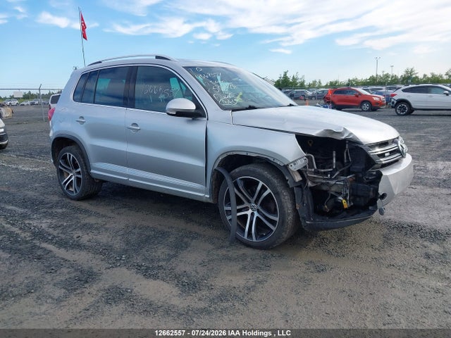 Volkswagen Tiguan Highline 2017 WVGLV7AX5HW507886 zdjęcie główne