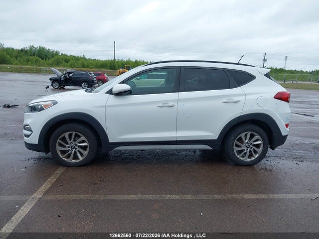 KM8J3CA46HU543612 Hyundai Tucson Limited/sport And Eco/se
