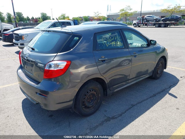 12662736 :رقم المزاد ، 2T1KU4EE3AC488960 vin ، 2010 Toyota Matrix مزاد بيع