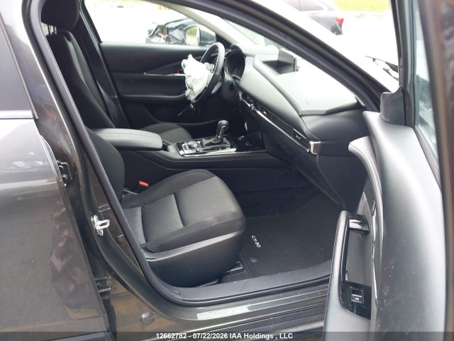 3MVDMBCM6SM869975 Mazda CX-30