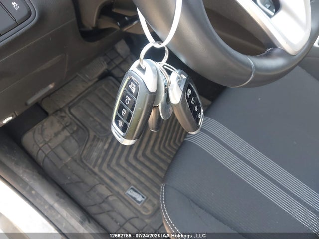 KMHRC8A3XSU417154 Hyundai Venue Sel/limited
