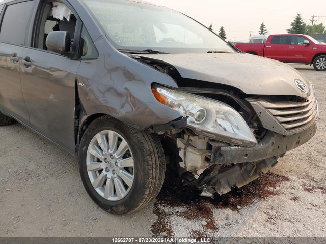 Toyota SIENNA LE 2017 5TDJZ3DC8HS188386 Image 12