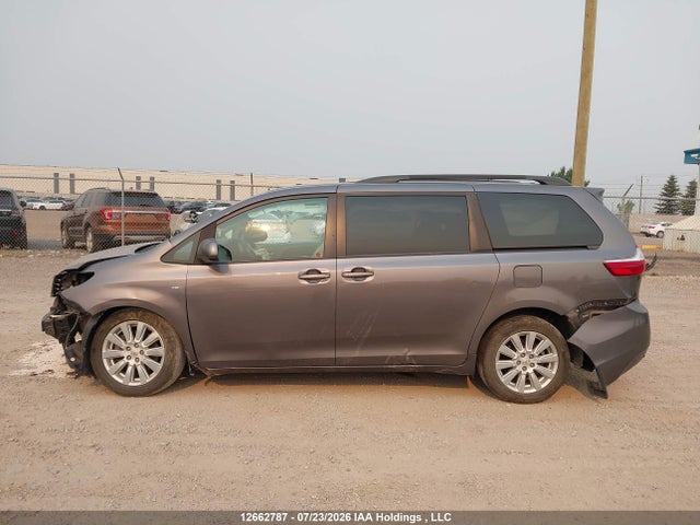 Toyota SIENNA LE 2017 5TDJZ3DC8HS188386 Image 15