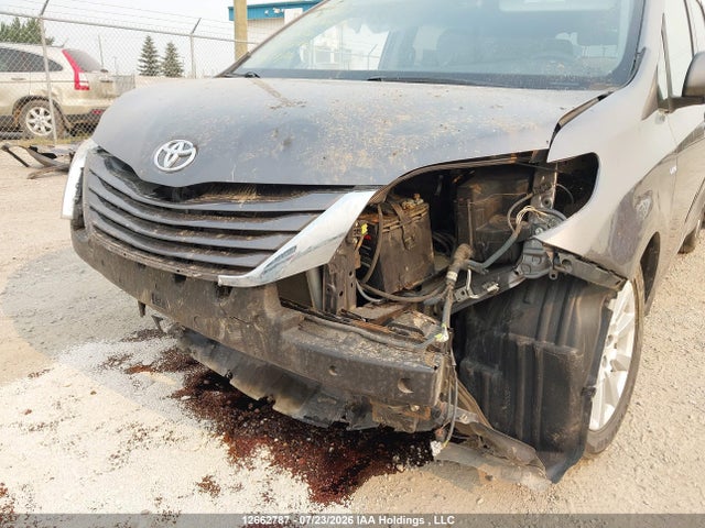 Toyota SIENNA LE 2017 5TDJZ3DC8HS188386 Image 6