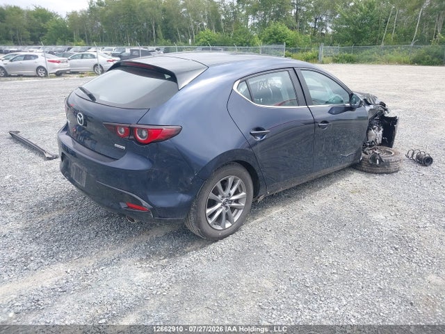JM1BPAKM4R1705482 Mazda Mazda3 Sport Gx