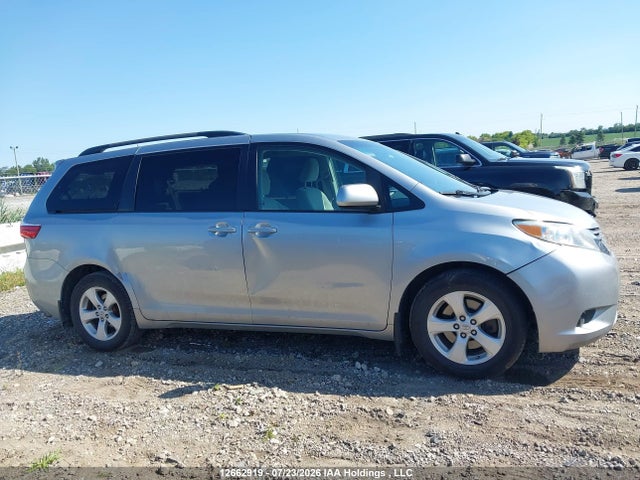 Toyota SIENNA LE 2015 5TDKK3DC7FS531534 Image 13