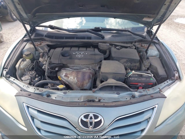 12662928 :رقم المزاد ، 4T1BF3EK3AU560054 vin ، 2010 Toyota Camry Le مزاد بيع