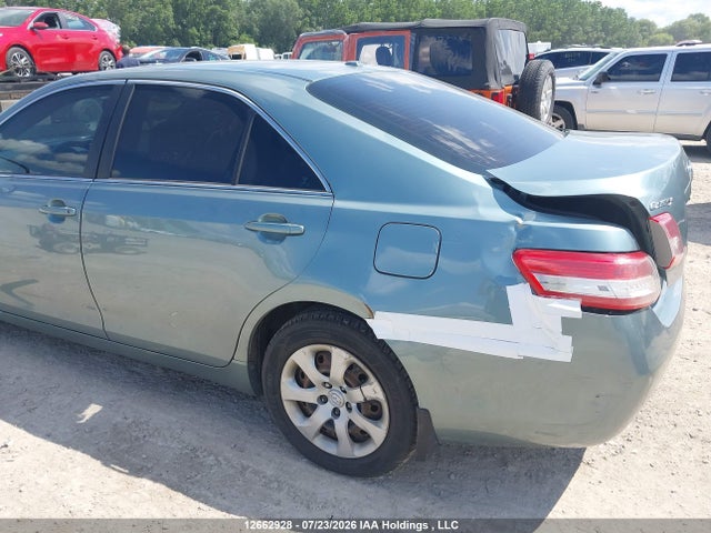 12662928 :رقم المزاد ، 4T1BF3EK3AU560054 vin ، 2010 Toyota Camry Le مزاد بيع