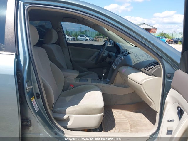 12662928 :رقم المزاد ، 4T1BF3EK3AU560054 vin ، 2010 Toyota Camry Le مزاد بيع