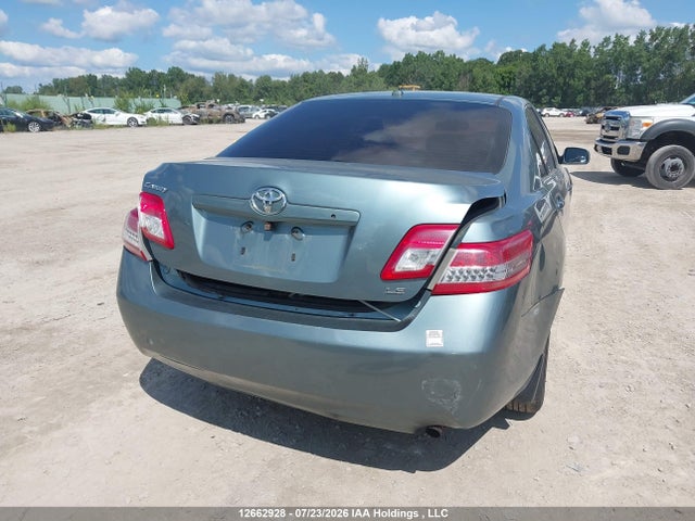 12662928 :رقم المزاد ، 4T1BF3EK3AU560054 vin ، 2010 Toyota Camry Le مزاد بيع