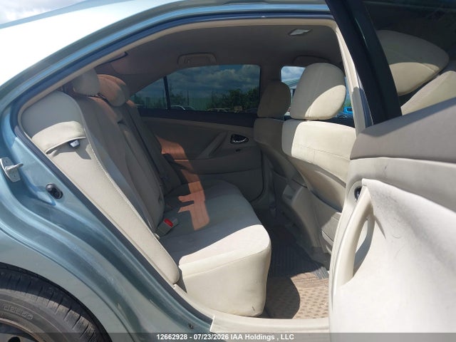 12662928 :رقم المزاد ، 4T1BF3EK3AU560054 vin ، 2010 Toyota Camry Le مزاد بيع