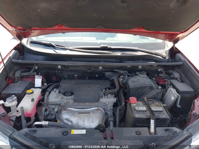 2T3RFREV2JW792308 Toyota Rav4 Xle