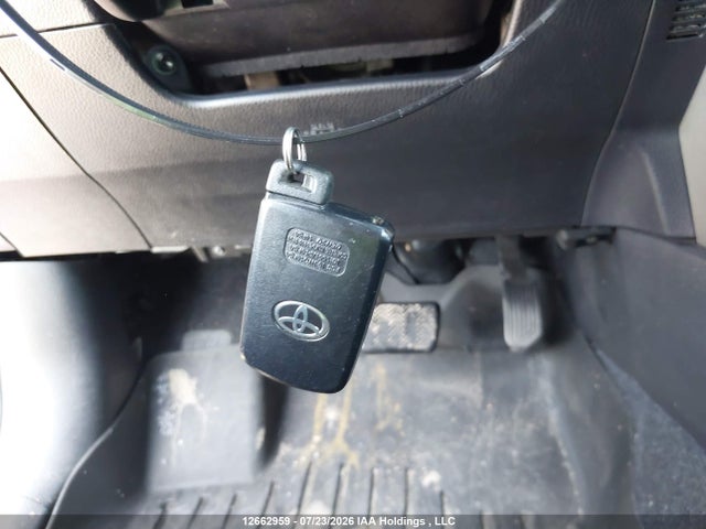 2T3RFREV2JW792308 Toyota Rav4 Xle