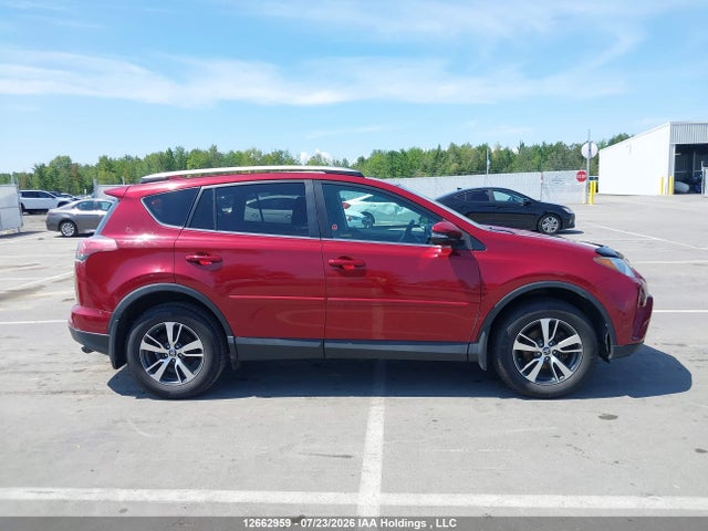 2T3RFREV2JW792308 Toyota Rav4 Xle