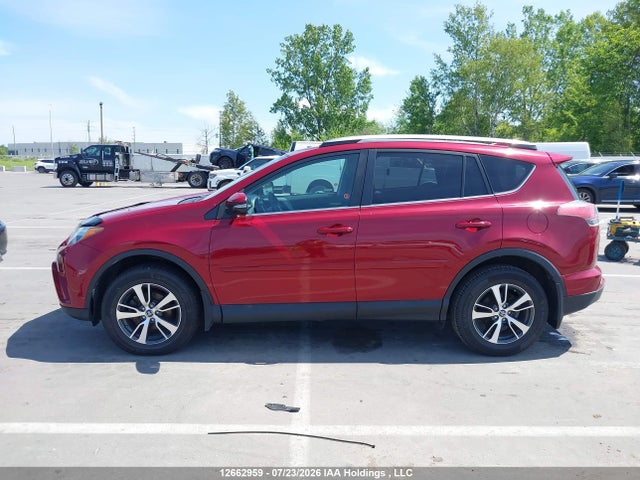 2T3RFREV2JW792308 Toyota Rav4 Xle