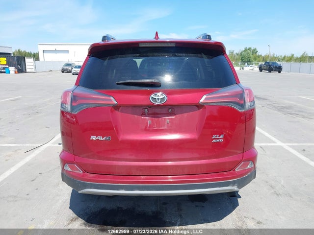 2T3RFREV2JW792308 Toyota Rav4 Xle