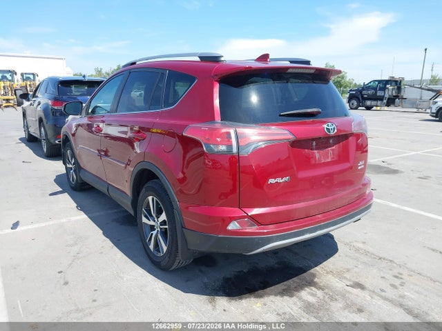 2T3RFREV2JW792308 Toyota Rav4 Xle