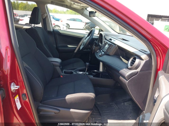 2T3RFREV2JW792308 Toyota Rav4 Xle