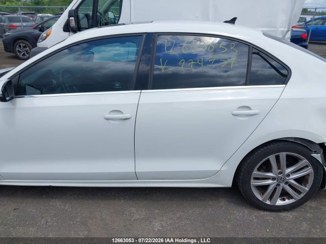 2015 Volkswagen Jetta Sel მანქანა იყიდება აუქციონზე, vin: 3VWG07AJ2FM274737, აუქციონის ნომერი: 12663053