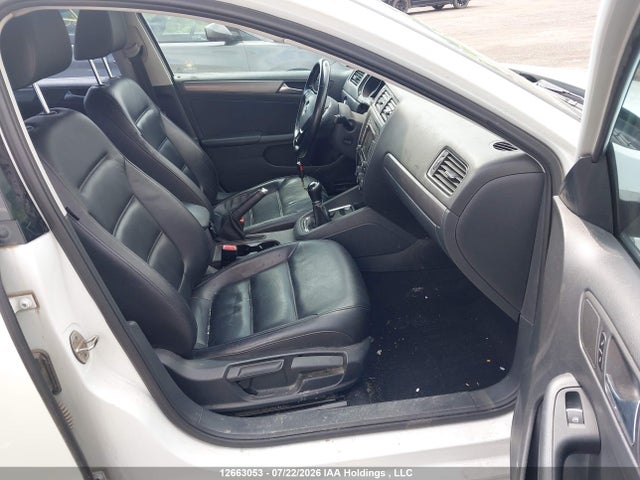 2015 Volkswagen Jetta Sel მანქანა იყიდება აუქციონზე, vin: 3VWG07AJ2FM274737, აუქციონის ნომერი: 12663053