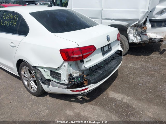 2015 Volkswagen Jetta Sel მანქანა იყიდება აუქციონზე, vin: 3VWG07AJ2FM274737, აუქციონის ნომერი: 12663053