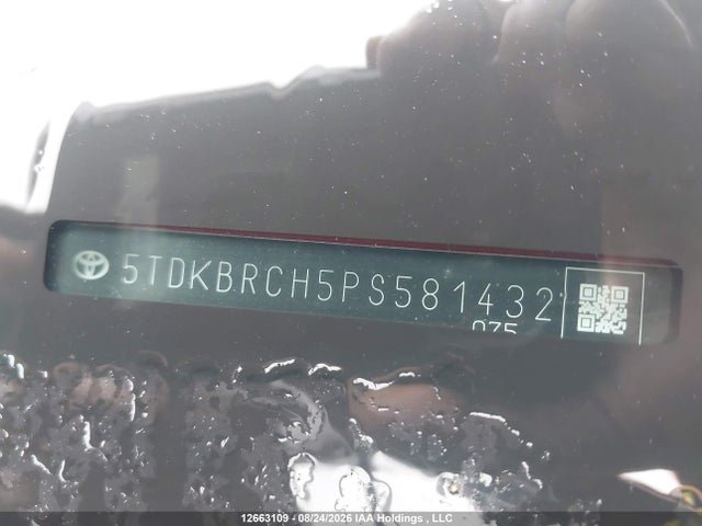 12663109 :رقم المزاد ، 5TDKBRCH5PS581432 vin ، 2023 Toyota Highlander Hybrid Hybrid مزاد بيع