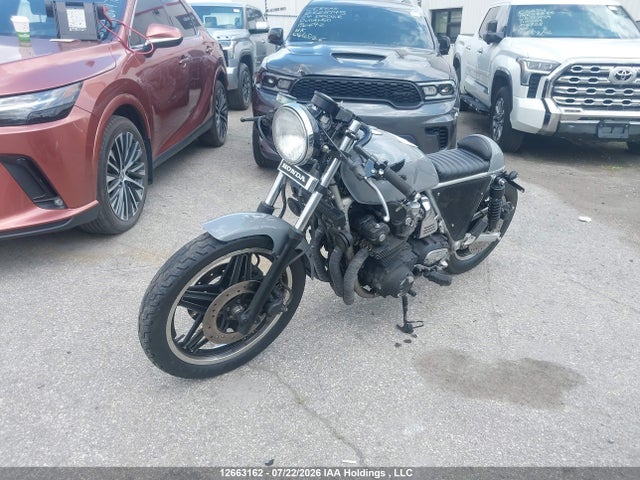 12663162 :رقم المزاد ، JH2SC0405BC112635 vin ، 1981 Honda Cb900 C مزاد بيع