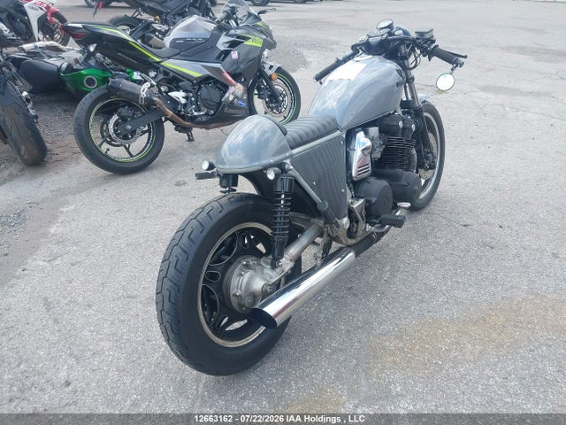 12663162 :رقم المزاد ، JH2SC0405BC112635 vin ، 1981 Honda Cb900 C مزاد بيع