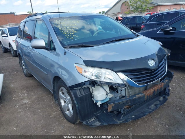 Toyota Sienna 2014 5TDKK3DC3ES415293 Image 1