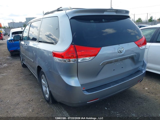 Продаж на аукціоні авто 2014 Toyota Sienna, vin: 5TDKK3DC3ES415293, номер лоту: 12663166