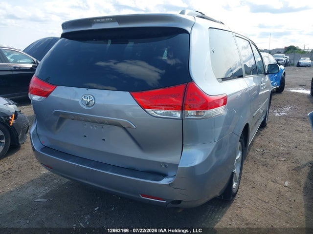 Продаж на аукціоні авто 2014 Toyota Sienna, vin: 5TDKK3DC3ES415293, номер лоту: 12663166