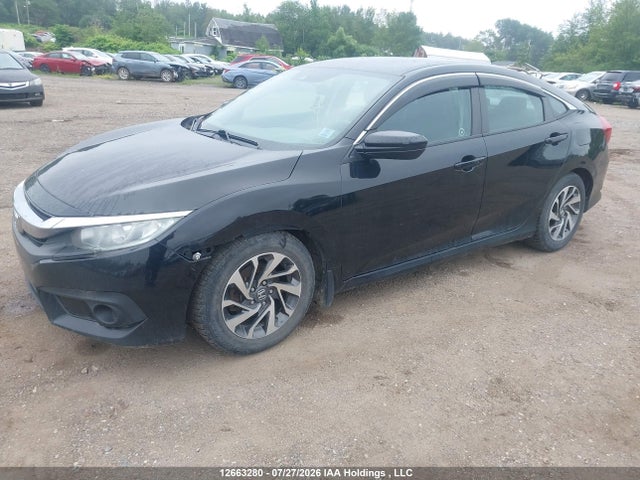Honda CIVIC SE 2018 2HGFC2F67JH017255 Image 2