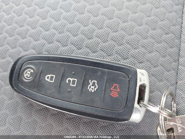 Продаж на аукціоні авто 2019 Ford Escape Se, vin: 1FMCU9GD8KUB17492, номер лоту: 12663294
