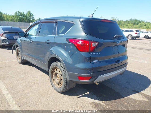 Ford ESCAPE SE 2019 1FMCU9GD0KUC15528 Image 3