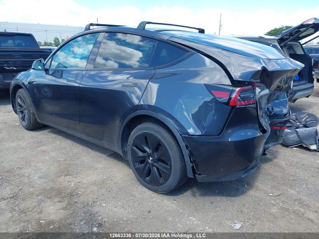 Auction sale of the 2025 Tesla Model Y Long Range, vin: 7SAYGDEE4SF295783, lot number: 12663336