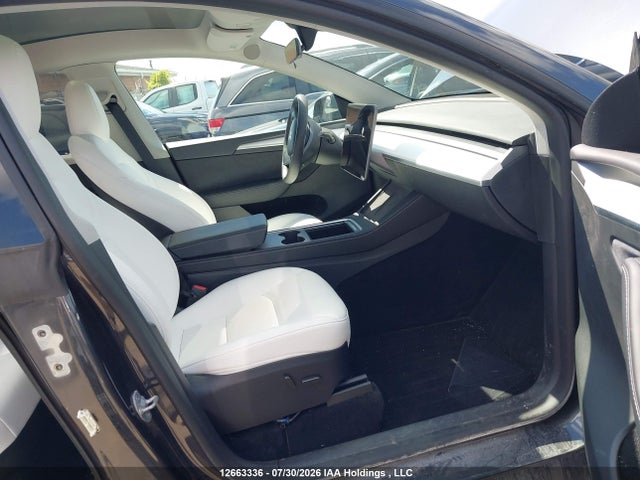 Auction sale of the 2025 Tesla Model Y Long Range, vin: 7SAYGDEE4SF295783, lot number: 12663336
