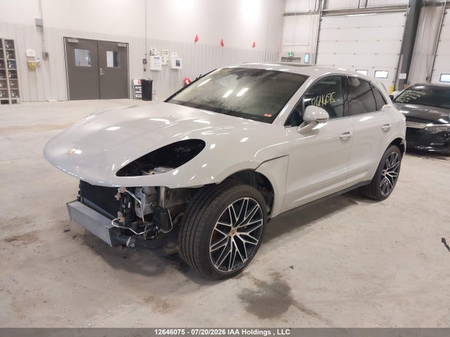 Porsche Macan T 2025 WP1AA2A54SLB14655 Image 2