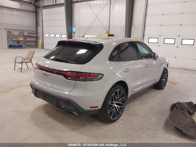 Porsche Macan T 2025 WP1AA2A54SLB14655 Image 4