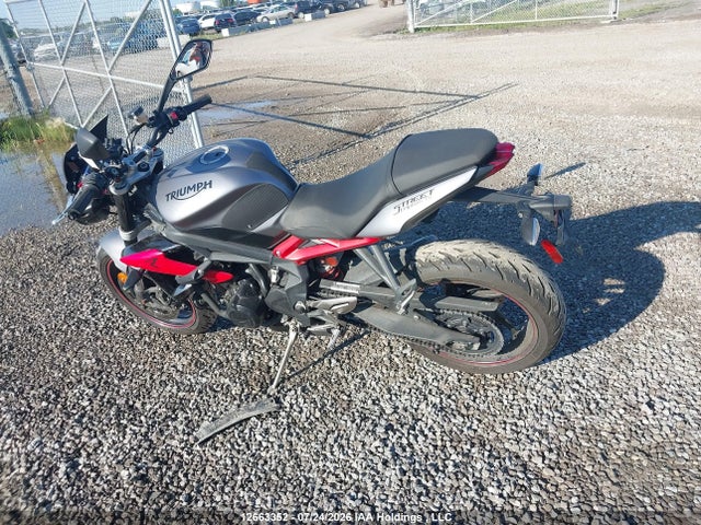 12663352 :رقم المزاد ، SMTL03NE6FT657431 vin ، 2015 Triumph Motorcycle Street Triple R مزاد بيع