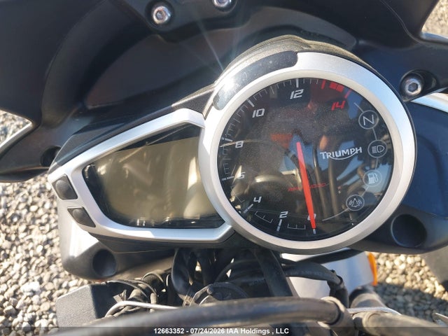 12663352 :رقم المزاد ، SMTL03NE6FT657431 vin ، 2015 Triumph Motorcycle Street Triple R مزاد بيع
