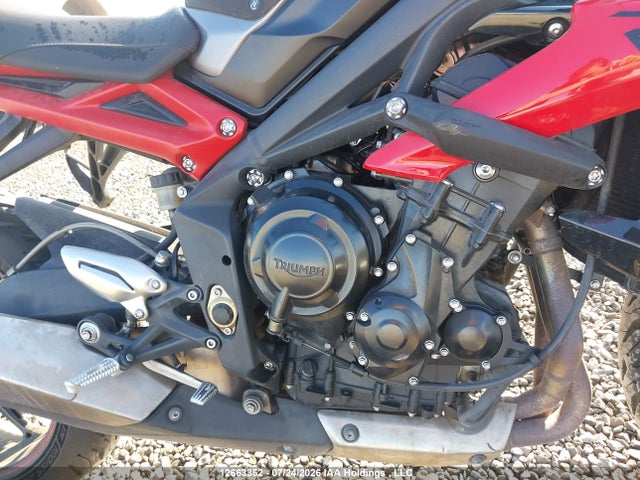 12663352 :رقم المزاد ، SMTL03NE6FT657431 vin ، 2015 Triumph Motorcycle Street Triple R مزاد بيع
